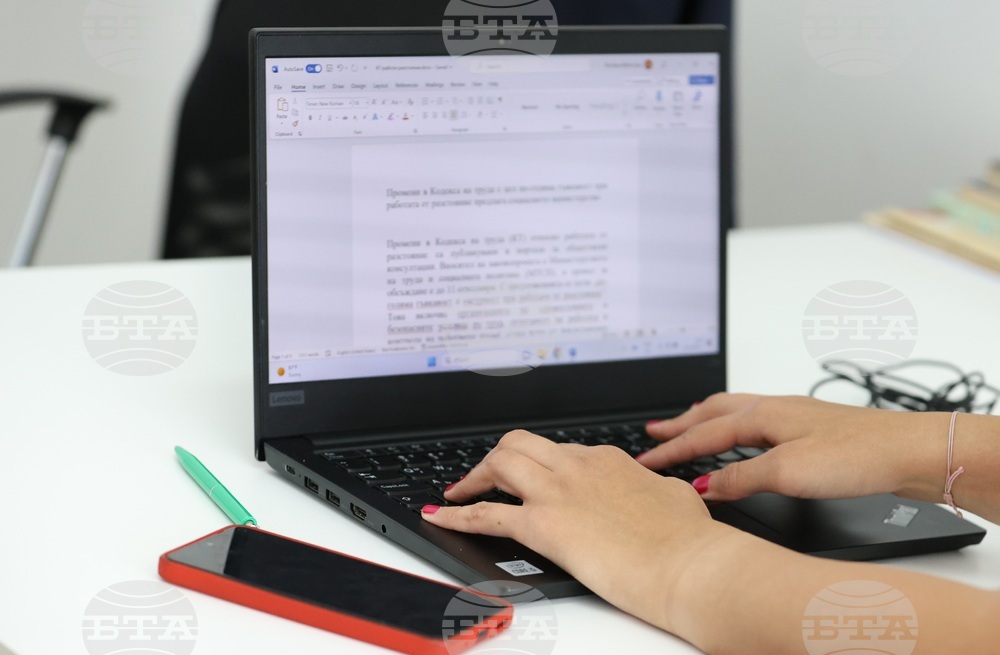 Хората, които редовно работят от вкъщи, са шест пъти по-склонни да работят в свободното си време, сочат данни, цитирани от Европейската конфедерация на профсъюзите 