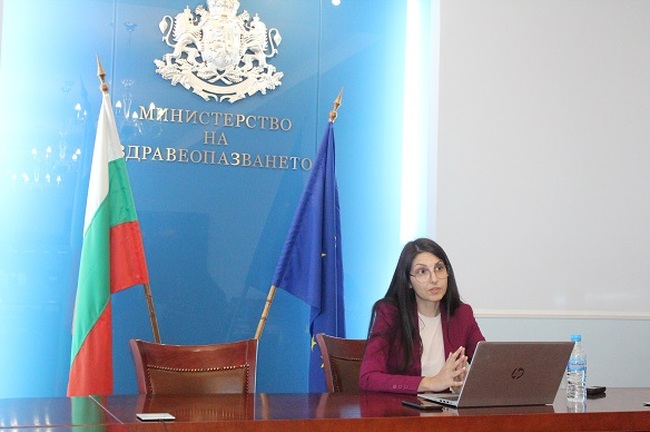 Здравни медиатори от цялата страна участваха в дискусия на тема „Разпространените сред уязвимите общности страхове и митове за ваксините и ваксинацията срещу COVID-19“, организирана в рамките на информационната кампания „+ мен“