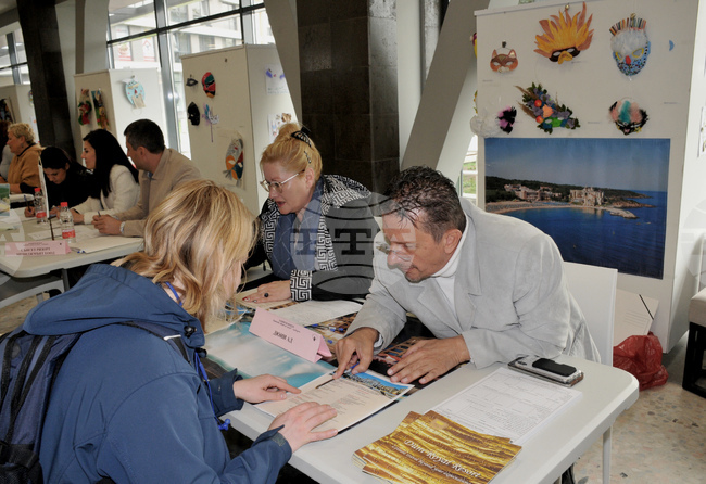 Ще бъде направено анкетно проучване за обученията с ваучери по Програма "Развитие на човешките ресурси" 