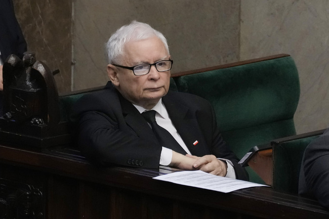 Полският парламент одобри провеждането на референдум за предоставяне на убежище на мигранти в деня на парламентарните избори