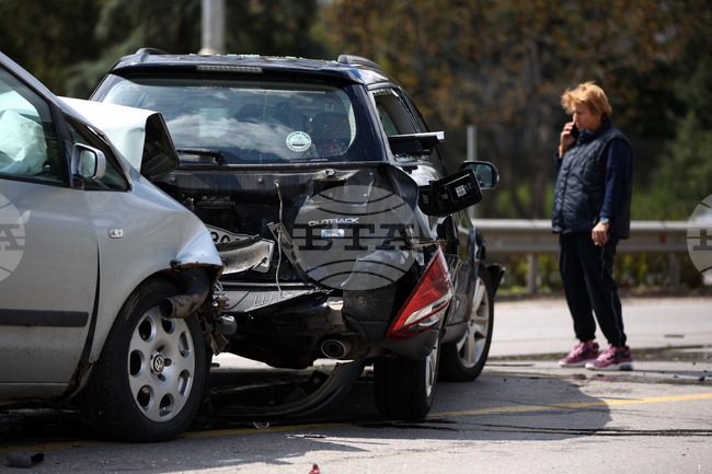 Двама души са загинали, а 35 са ранени при катастрофи в страната през изминалото денонощие
