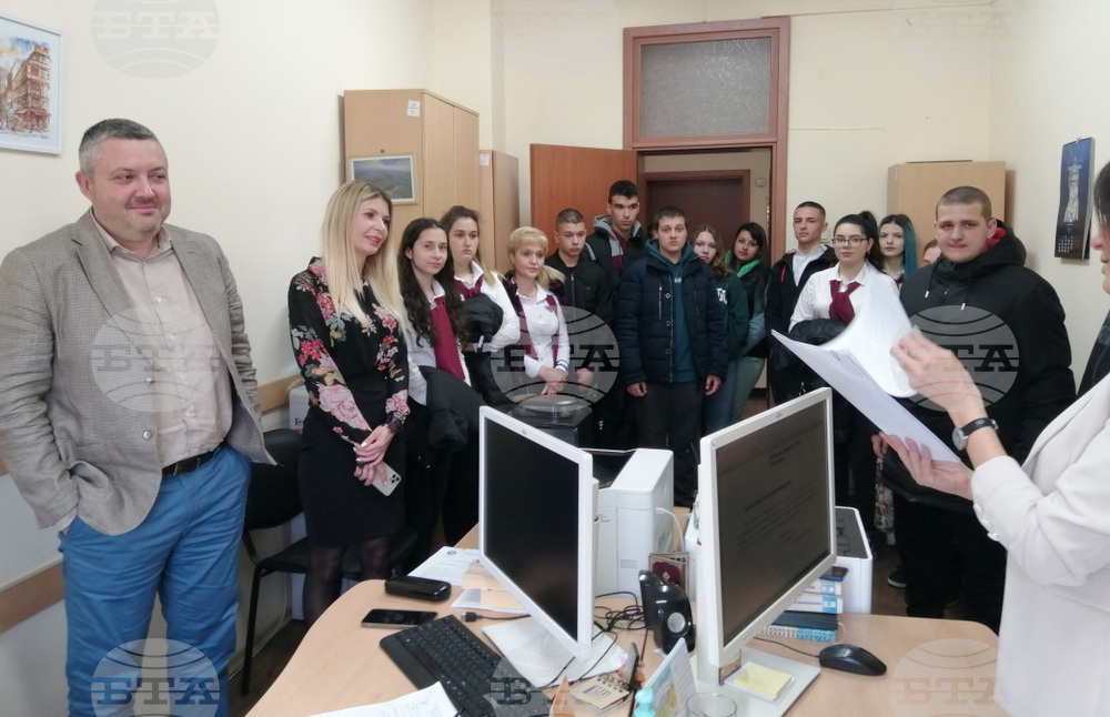 Окръжната прокуратура в Плевен посрещна ученици в Деня на отворените врати