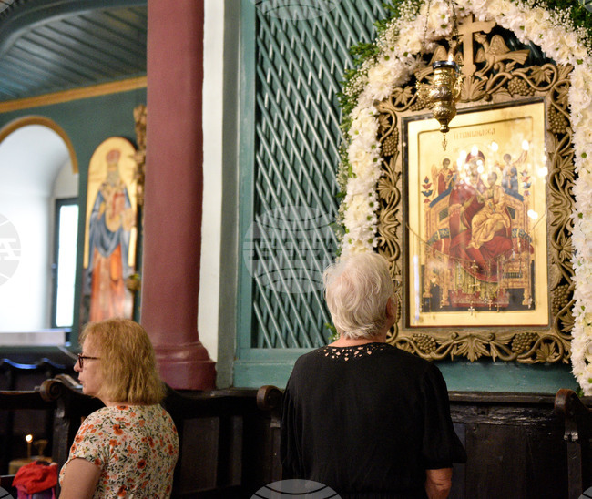 Варна - Литургия - чудотворна икона "Всецарица"