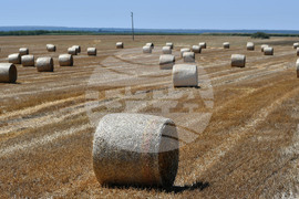 Село Малък Поровец - слама - бали
