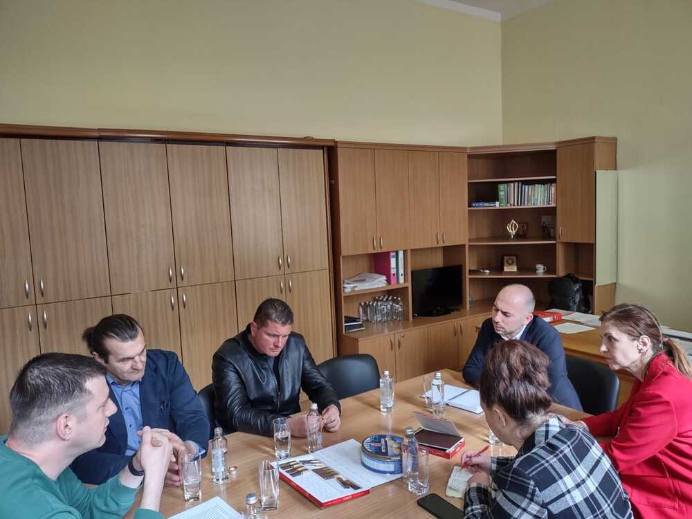 Зам.-министър Ганчев се срещна с представители на организации на разделени родители