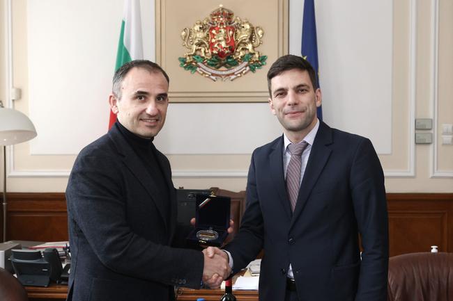 Никола Минчев - Александър Оскар - среща