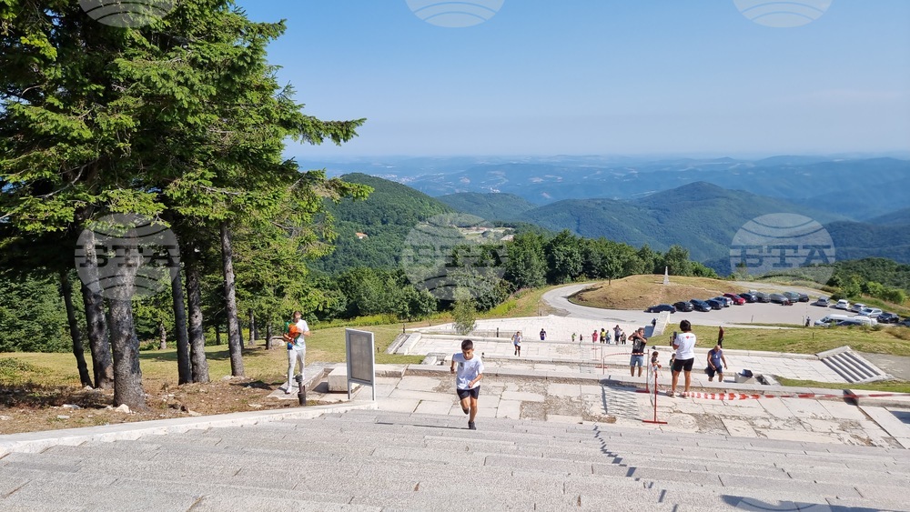 Шипка - състезание по изкачване на стълбите към Паметника на свободата