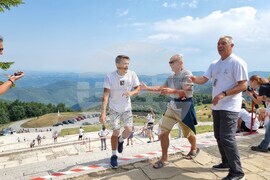 Шипка - състезание по изкачване на стълбите към Паметника на свободата