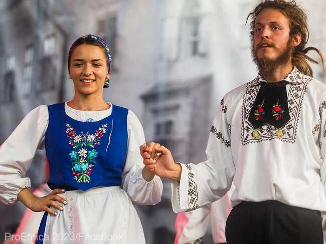 Аджерпрес: Междукултурният фестивал ProEtnica 2023 превръща Сигишоара в място за срещи на румънските национални малцинства
