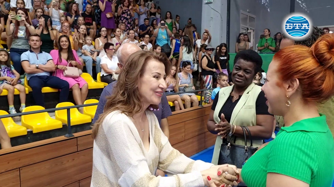 Президентът на БФХГ Илиана Раева: "Вярвам, че нашите момичета ще бъдат сред най-силните, сред най-добрите на Световното първенство"