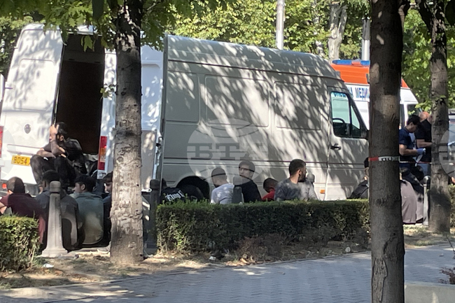 Микробус - пътен инцидент - емигранти