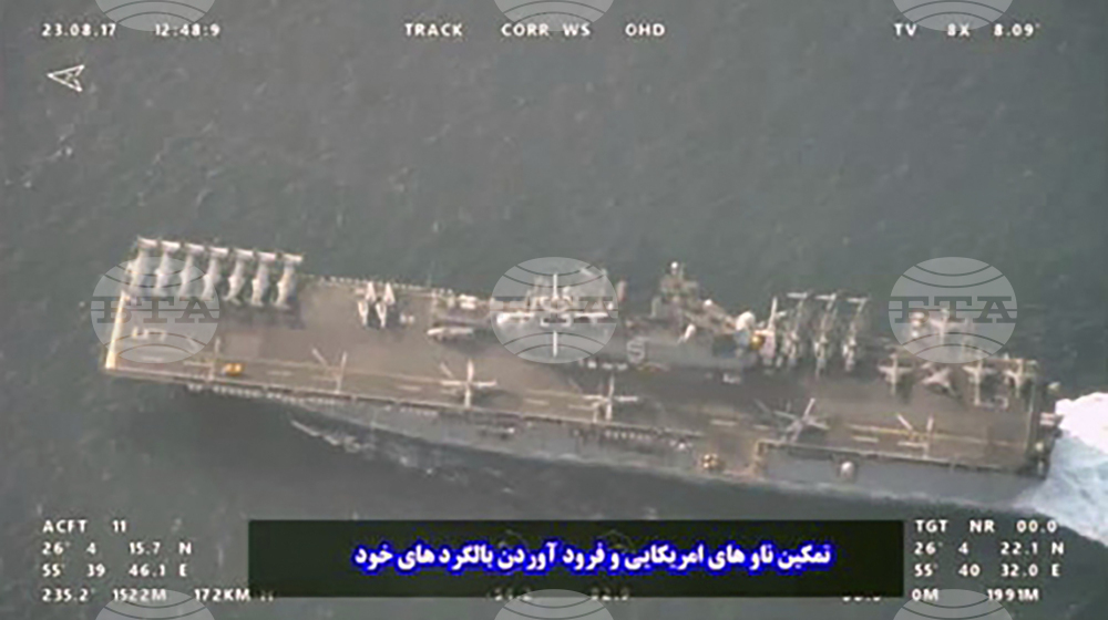 Иран е задържал танкер в Ормузкия проток, заяви американски представител