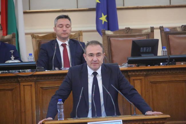 Борислав Гуцанов: Пътищата се превърнаха в нарицателно на корупцията на ГЕРБ през последните 12 години