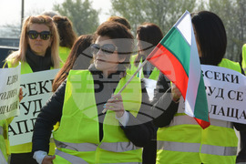 Село Крепост - пътностроителни фирми - протест