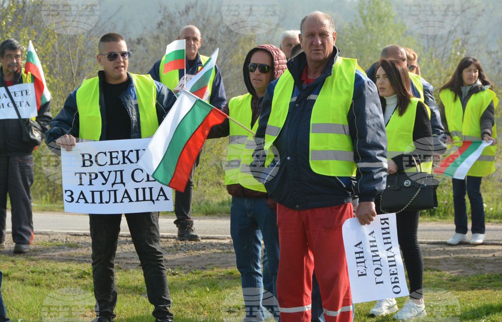 Село Крепост - пътностроителни фирми - протест
