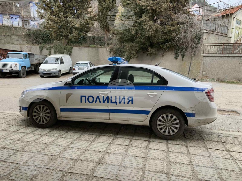 Тяло на мъж с огнестрелна рана в областта на главата е открито в село Енина, община Казанлък