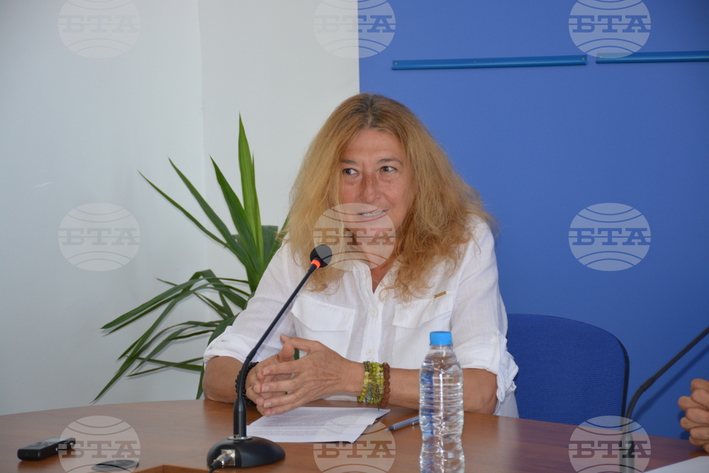 Съхраняването на българския дух може да стане единствено чрез езика, каза за БТА учителят Жанина Илиева