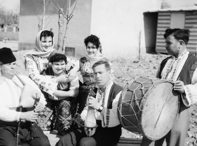 Световен ден на фолклора