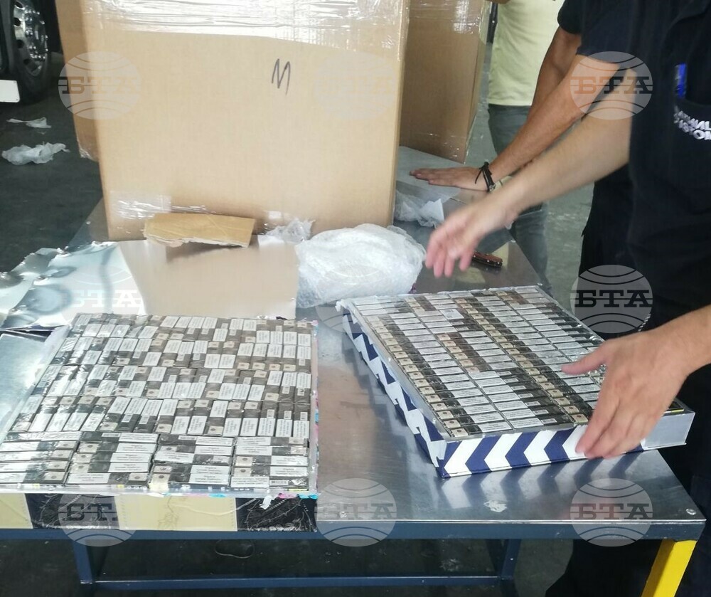 Митничари на "Капитан Андреево" откриха контрабандни цигари, опаковани като подаръци