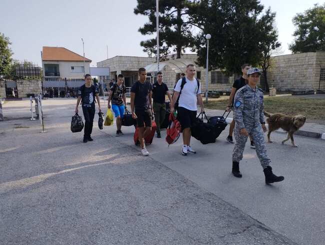 ВВВУ „Георги Бенковски“ прие 77-я си випуск