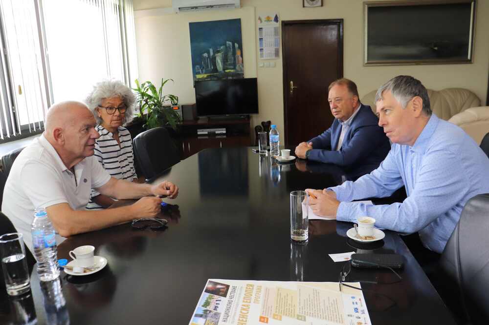 Областна администрация Русе: Данаил Ковачев разговаря с посланика на България в Румъния, обсъдиха транспортната свързаност и туризма