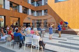 Бургас  - "7.8 по Рихтер" - фотографска изложба 