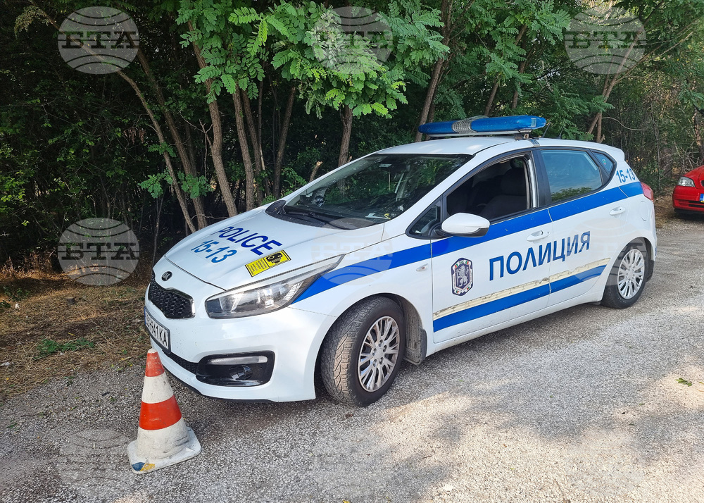 Трима души са задържани при акция срещу наркоразпространение в София област