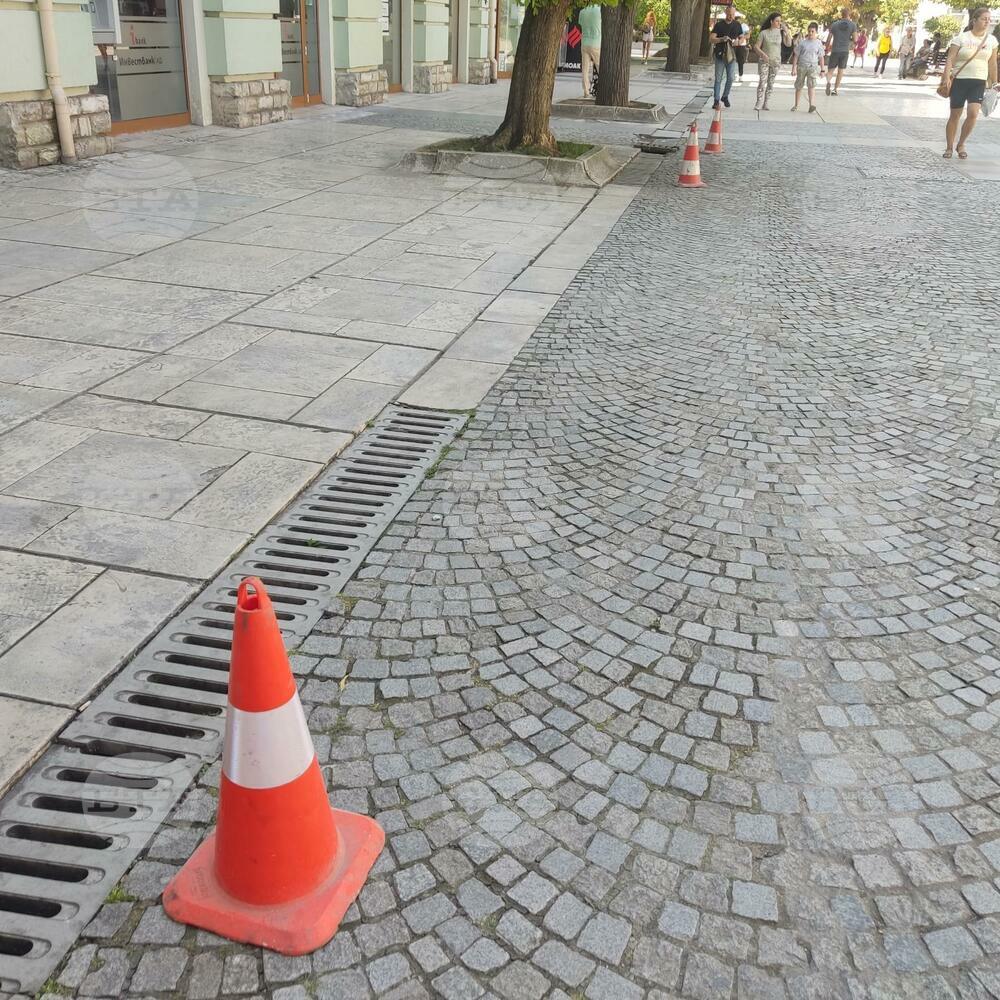 Община Сливен: Започнаха ремонти на тротоарни настилки в Сливен