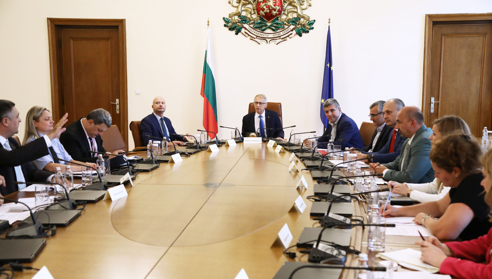 Министерски съвет: Роботизирани системи ще скъсят срока за проверка на пробите за алкохол и наркотици