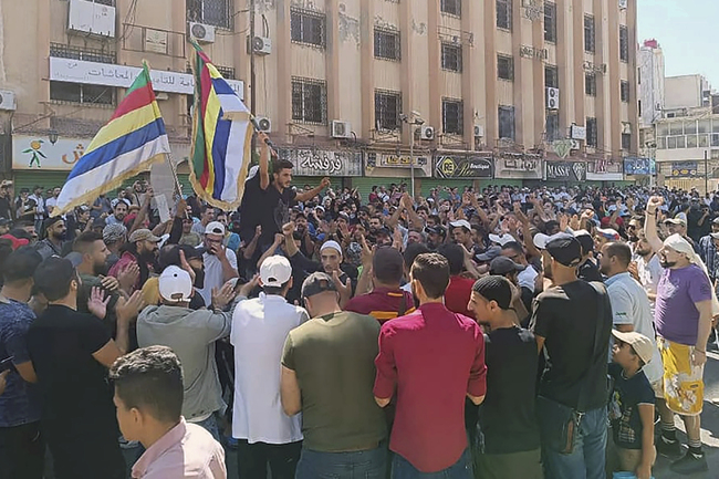 Жители на Южна Сирия нахлуха в офиси на управляващата партия БААС заради тежката икономическа ситуация