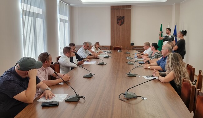 Парламентарно представените партии във Враца не се разбраха за председателското и секретарско място в Общинската избирателна комисия