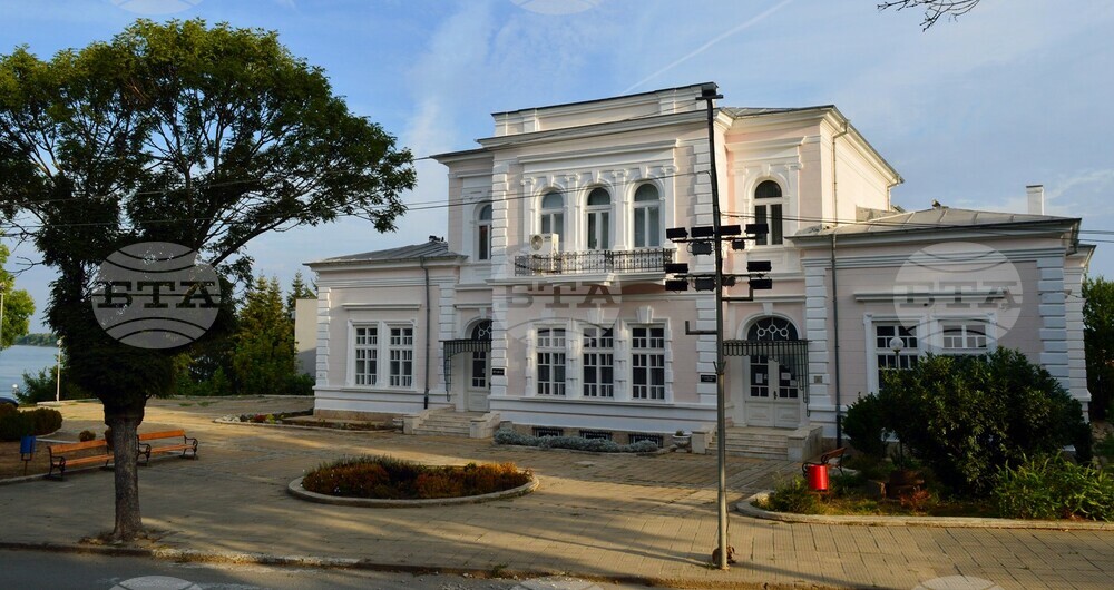 Художествената галерия в Тутракан получи дарение от д-р Анатолий Кънев