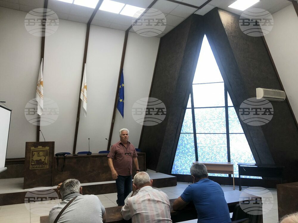 Общински съвет Благоевград: Председателят на ОбС Благоевград и членовете на КРСРЗГС се срещнаха с кметовете на селата в община Благоевград