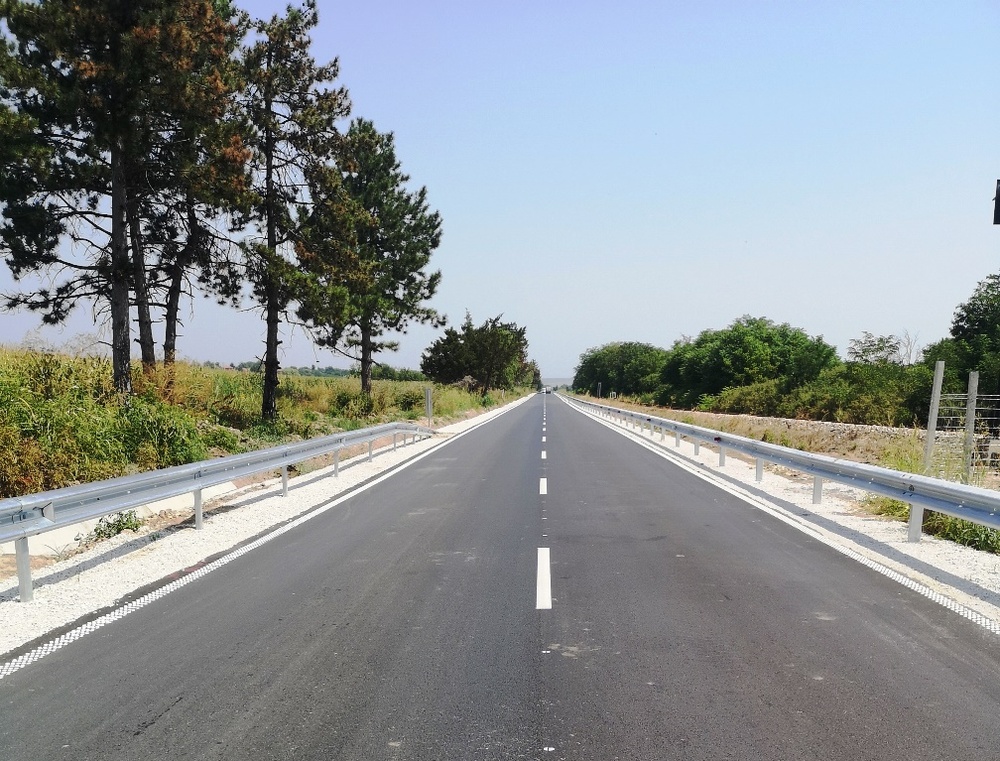 По програма Интеррег V-A Румъния - България са ремонтирани над 9 км от път III-118 Гулянци - Долна Митрополия