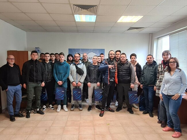 Електроенергийният системен оператор има инициатива по програмата си за дуално обучение в средните професионални училища в страната