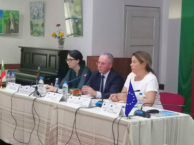 МЕ и МРРБ дискутират с ключови заинтересовани страни перспективите пред прехода на въглищните региони