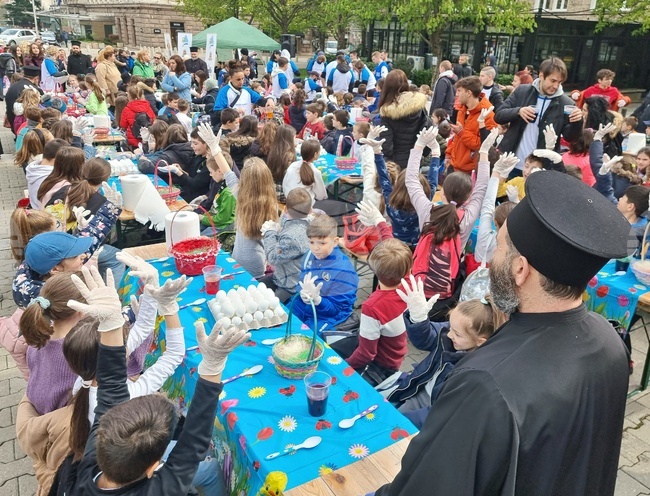 Велики четвъртък - яйца - традиционно боядисване