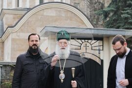 Велики четвъртък - патриарх Неофит