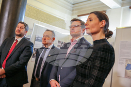 Парламент - изложба