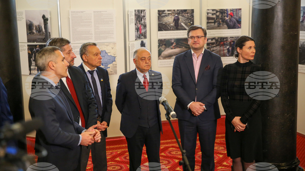 Време е да направите избор, обърна се Дмитро Кулеба към българите и добави, че се надява да получи отговор днес от българското правителство за помощта за Украйна