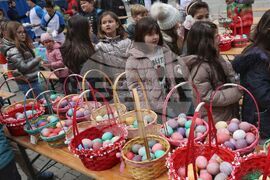 Велики четвъртък - яйца - традиционно боядисване