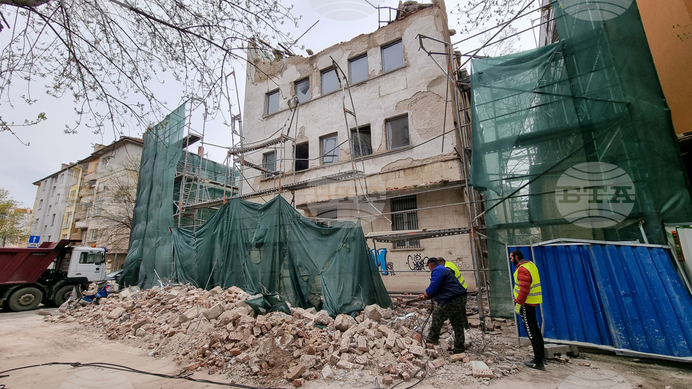 Улица "Оборище" -  паднала фасада - инцидент