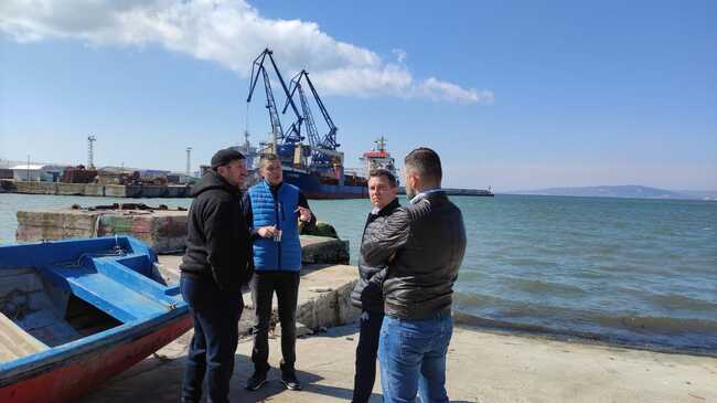 Заместник-министър Бурджев: Проучваме възможностите за подобряване на инфраструктурата и условията на труд за рибарите, разтоварващи уловите на рибарско пристанище „Балчик“