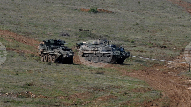 Започнаха доставките на новите бойни машини „Страйкър“, първите пет пристигнаха на пристанище Бургас 