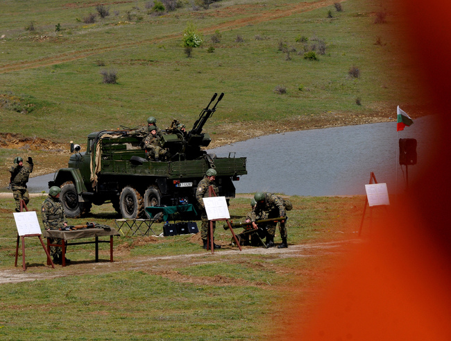 Вагони с военно оборудване за Украйна са преминали през територията на Сърбия, съобщават сръбски и хърватски медии