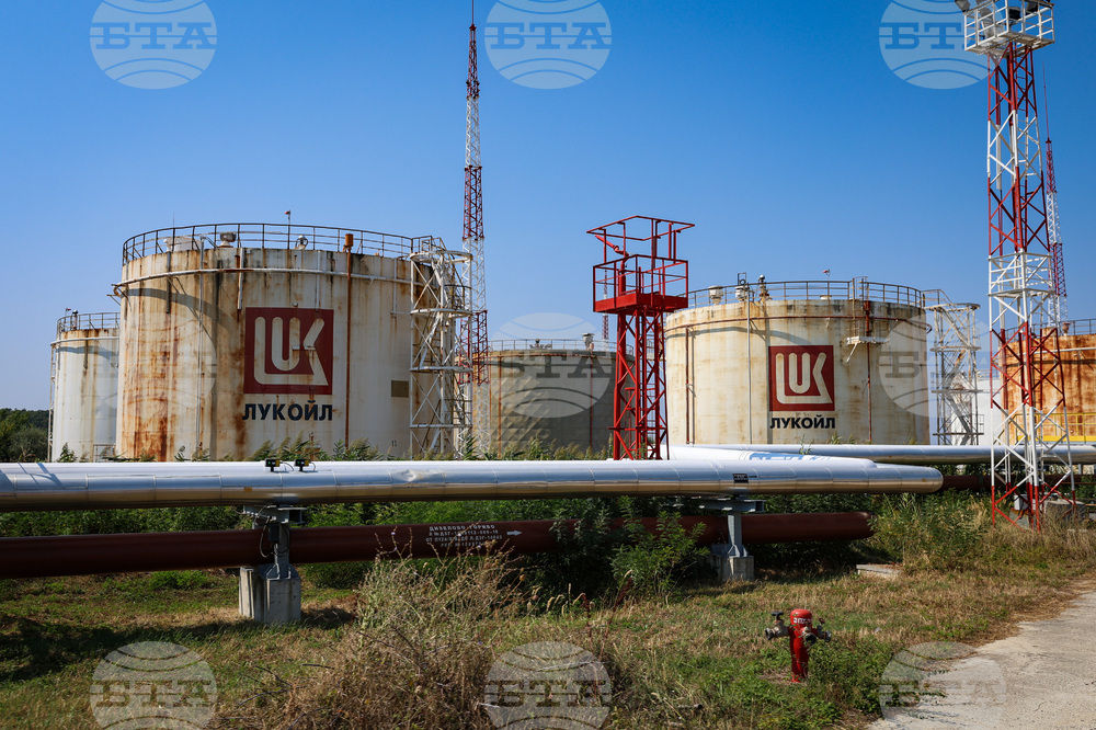 MRF Floor Leader Peevski, GERB MP Dobrev Urge Prosecution to Probe Lukoil Bulgaria for Illegal Russian Oil Export