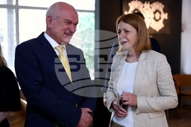 Каменни бродерии от Нова Каховка върху текстил