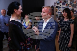 Каменни бродерии от Нова Каховка върху текстил