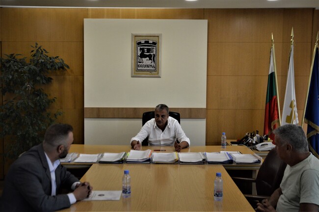 Община Благоевград: Кметът на Благоевград Илко Стоянов и представители на синдикалните организации се споразумяха за по-високи възнаграждения на персонала в детските ясли