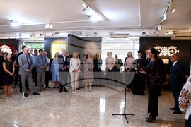 Каменни бродерии от Нова Каховка върху текстил